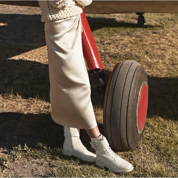 NEW VINCE CAMUTO FAWDRY COMBAT BUCKLE BOOTS BOOTIES COCONUT CREAM - Picture 6 of 9